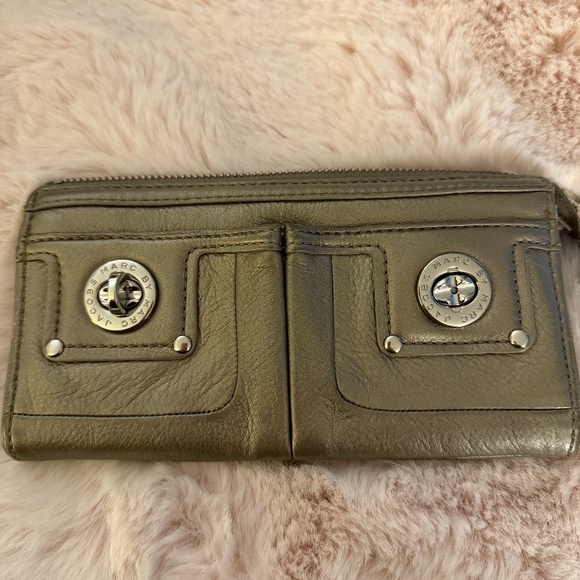 Marc by Marc Jacobs Faridah Metallic Hobo/Satchel Bag Includes Matching Wallet - Picture 13 of 16